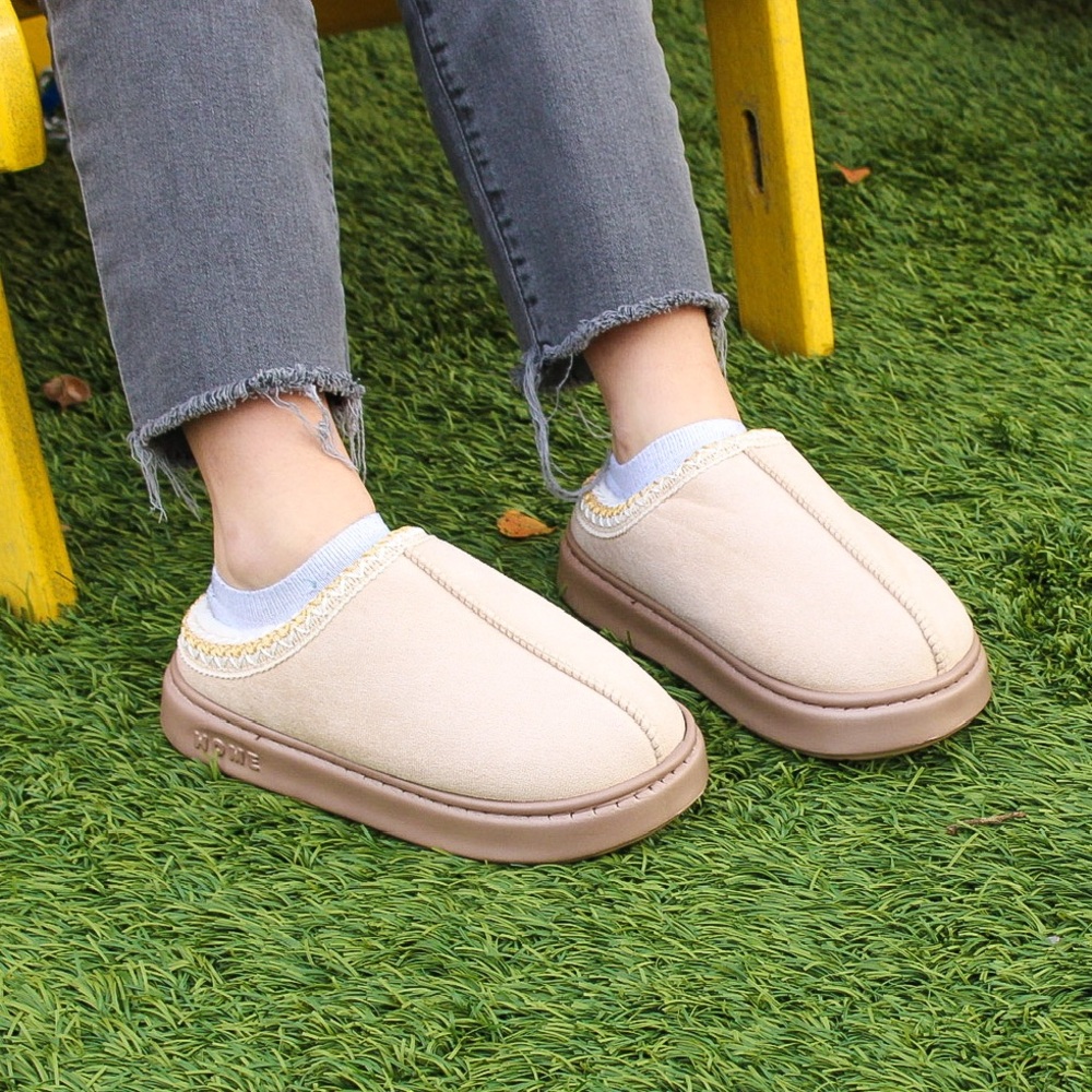 LAST PAIR✨NEW✨ Cozy Comfy Slippers!